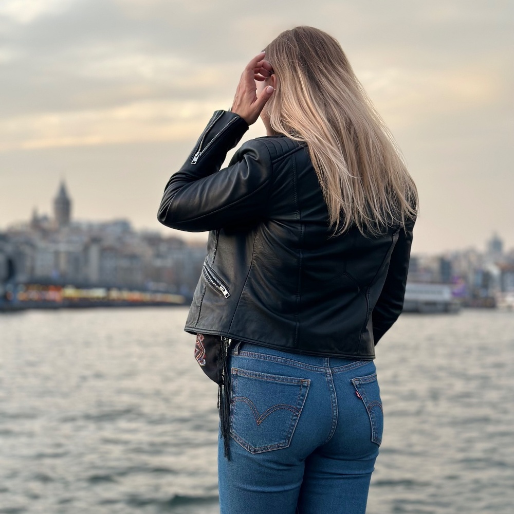 Leather jacket - Picture 3 of 3